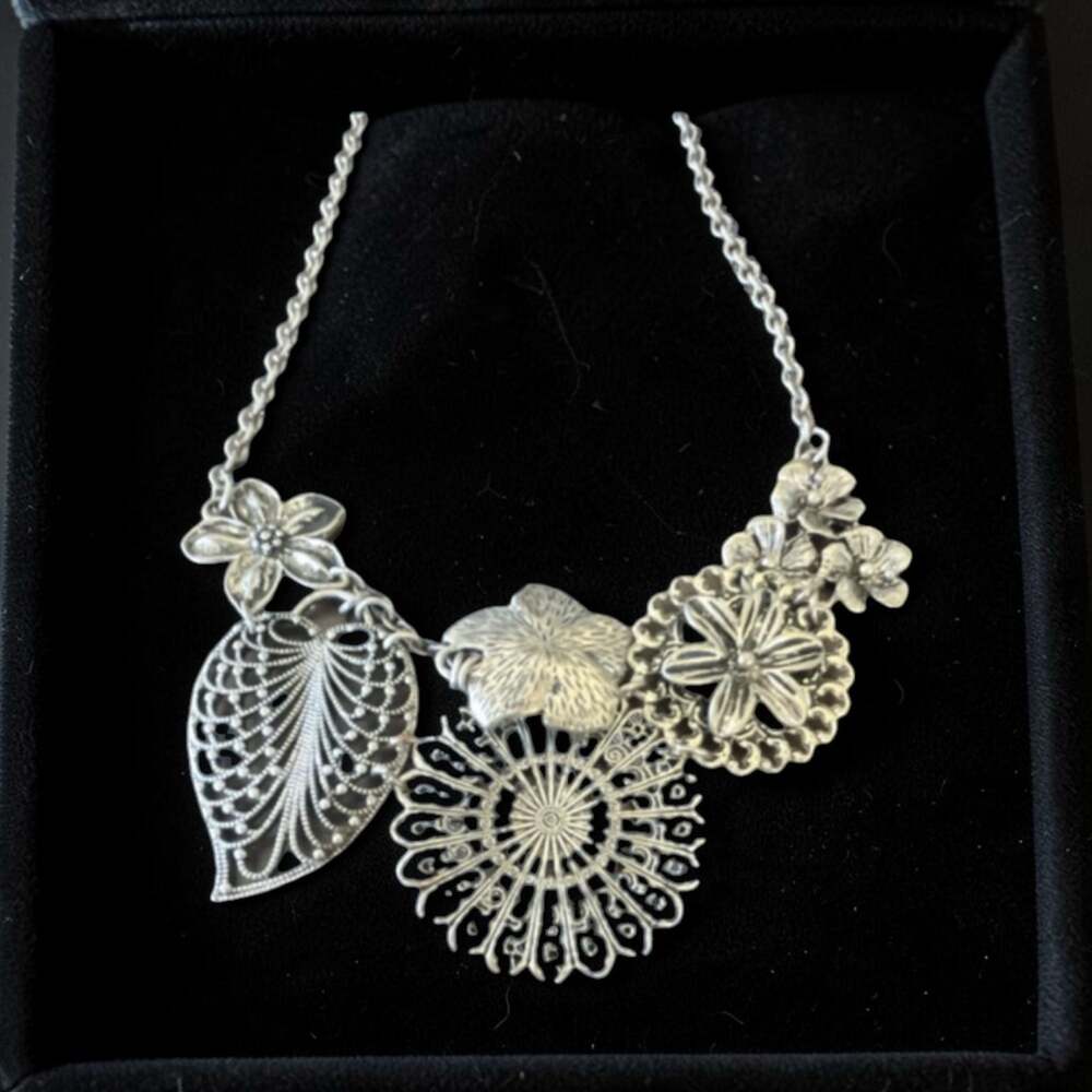 Premier Designs Silver Tone Botanical Flower and Leaf Statement Necklace